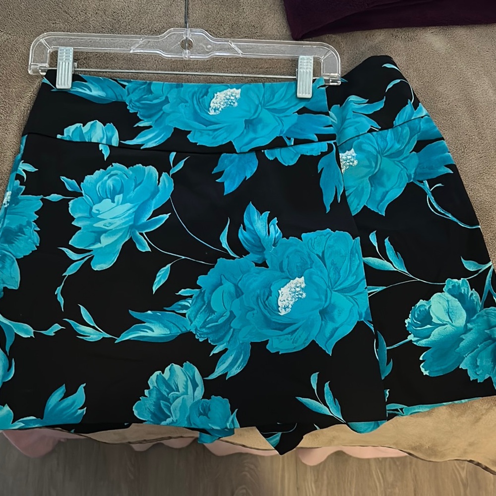 Cache Black and Turquoise Floral Skort
